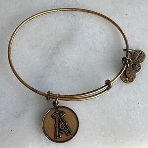Gold Eiffel Tower Charm Bracelet